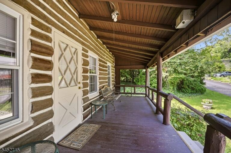 Property listing MLS 4045960 photo 4
