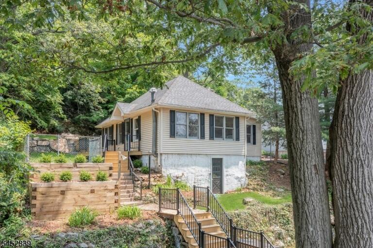 Property listing MLS 4045971 photo 33