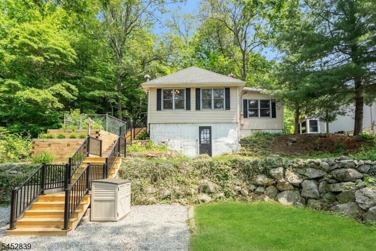 Property listing MLS 4045971 photo 35