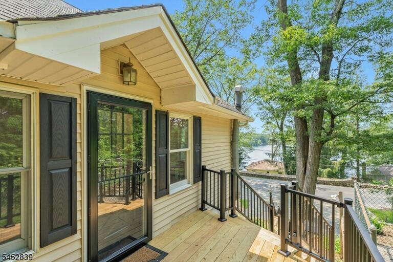 Property listing MLS 4045971 photo 4