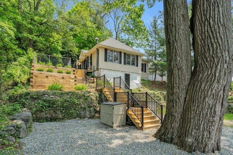 Property listing MLS 4045971 photo 42