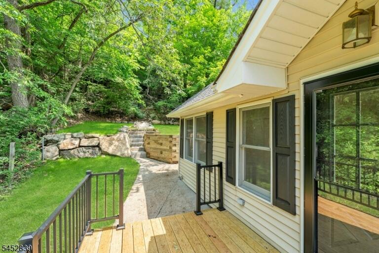 Property listing MLS 4045971 photo 5