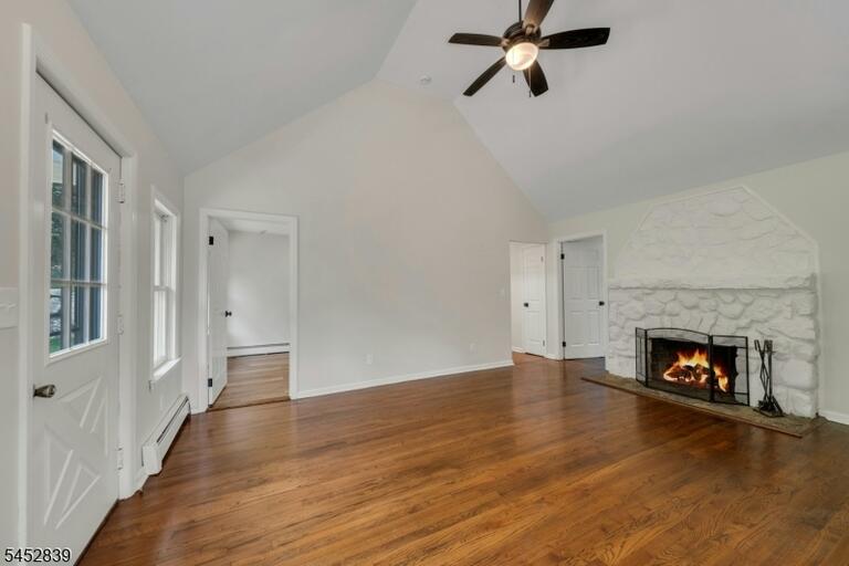 Property listing MLS 4045971 photo 9