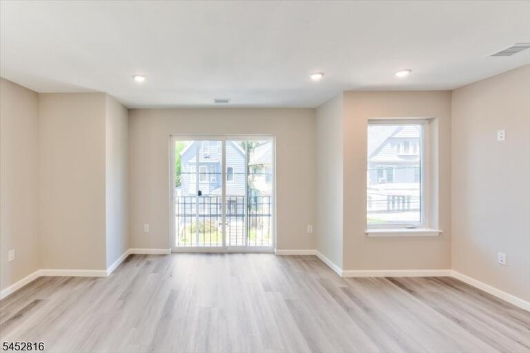 Property listing MLS 4045998 photo 31
