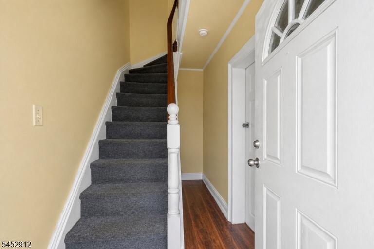 Property listing MLS 4046027 photo 3