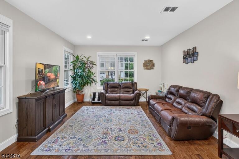 Property listing MLS 4046068 photo 8