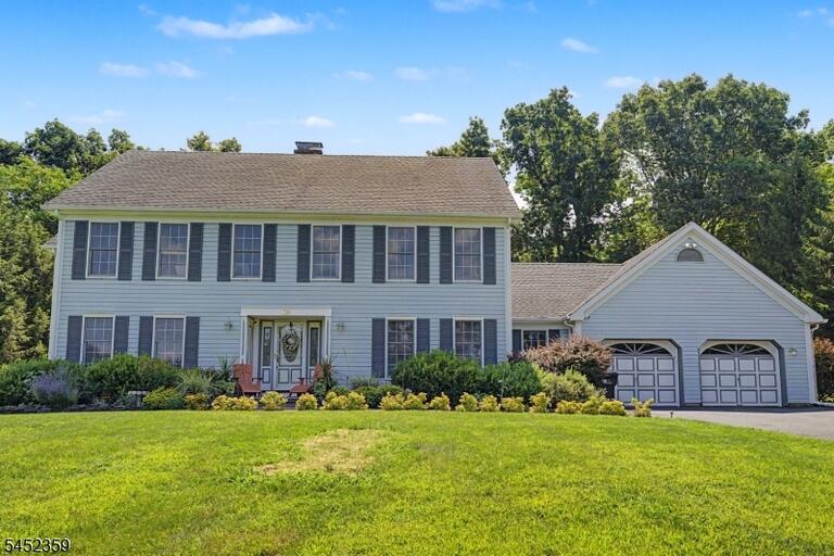 Property listing MLS 4046100 photo 3