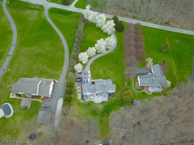 Property listing MLS 4046100 photo 4