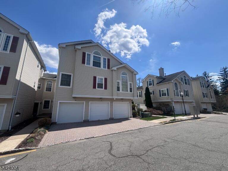 Property listing MLS 4046153 photo 1