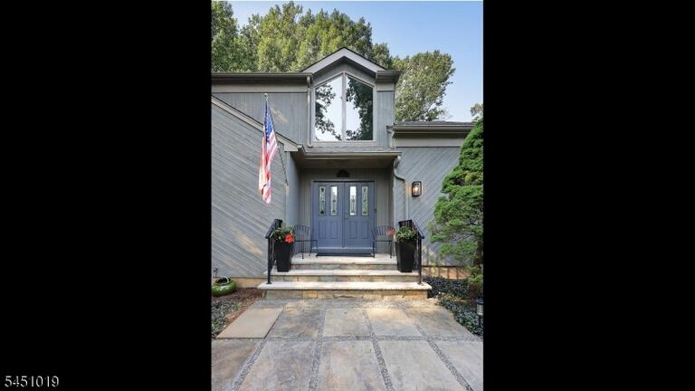 Property listing MLS 4046184 photo 10