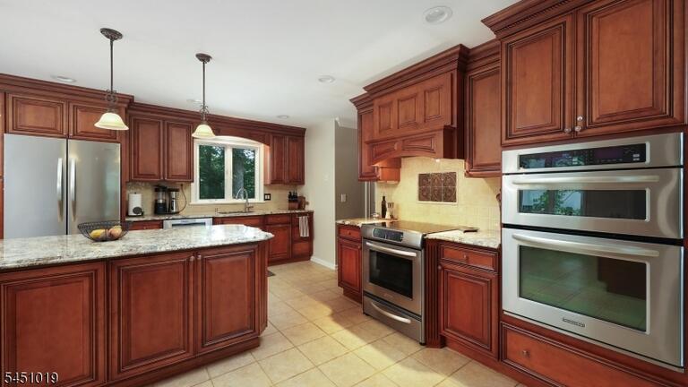Property listing MLS 4046184 photo 23