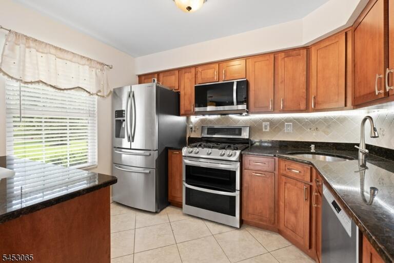 Property listing MLS 4046197 photo 9