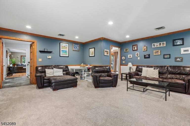 Property listing MLS 4046202 photo 14