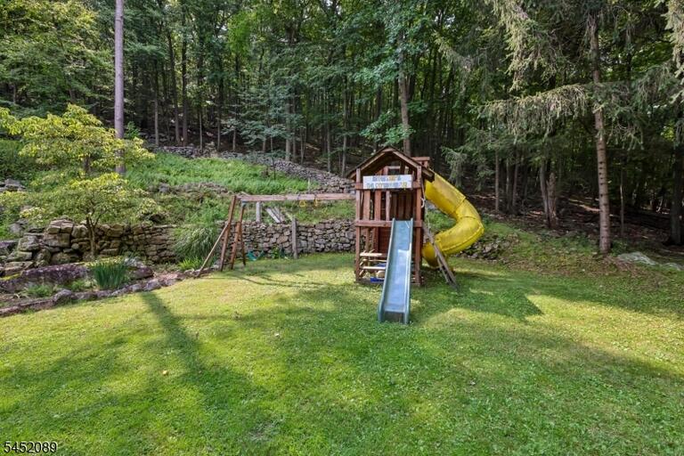 Property listing MLS 4046202 photo 32