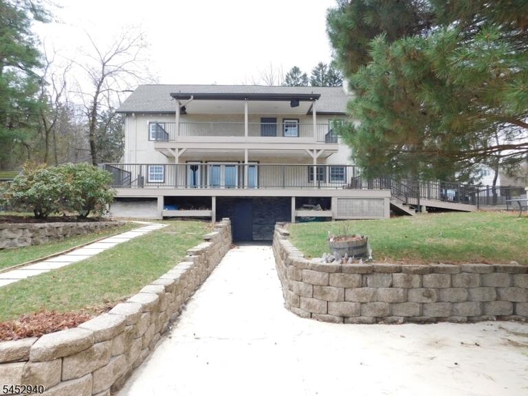 Property listing MLS 4046261 photo 38