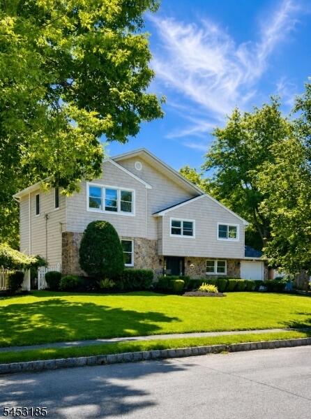 Property listing MLS 4046268 photo 2