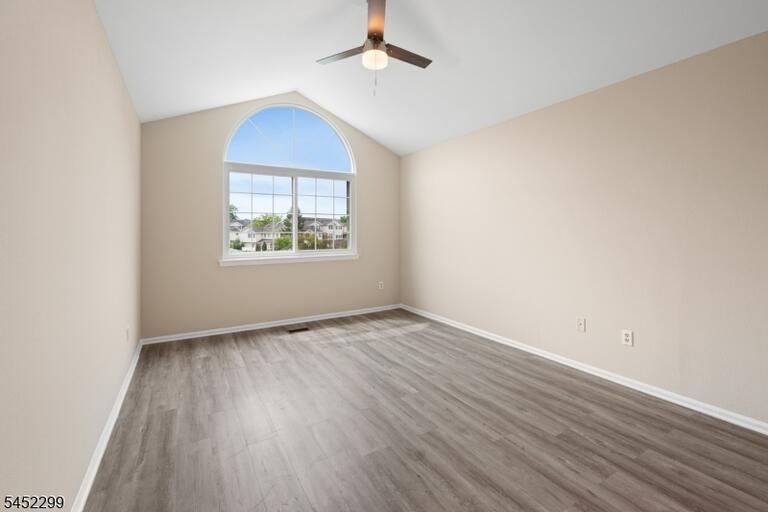 Property listing MLS 4046279 photo 15