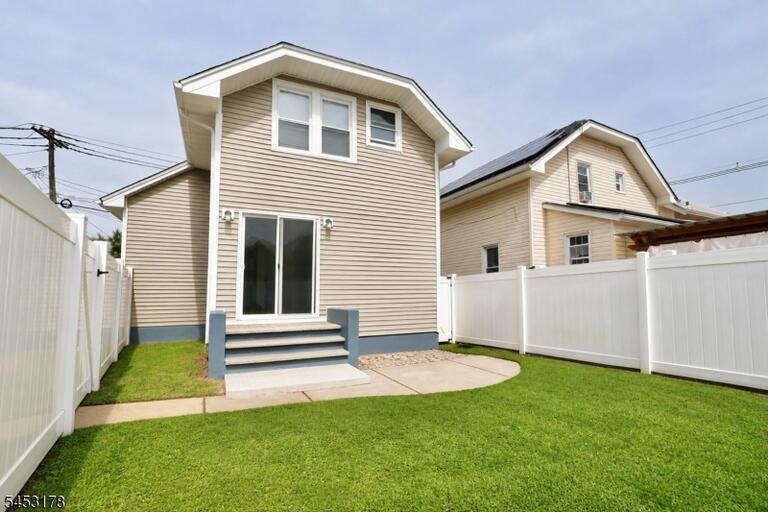Property listing MLS 4046280 photo 23
