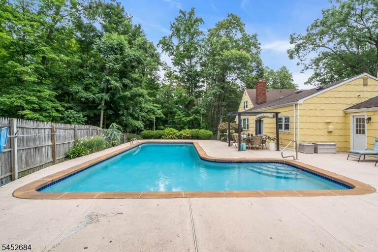 Property listing MLS 4046327 photo 30