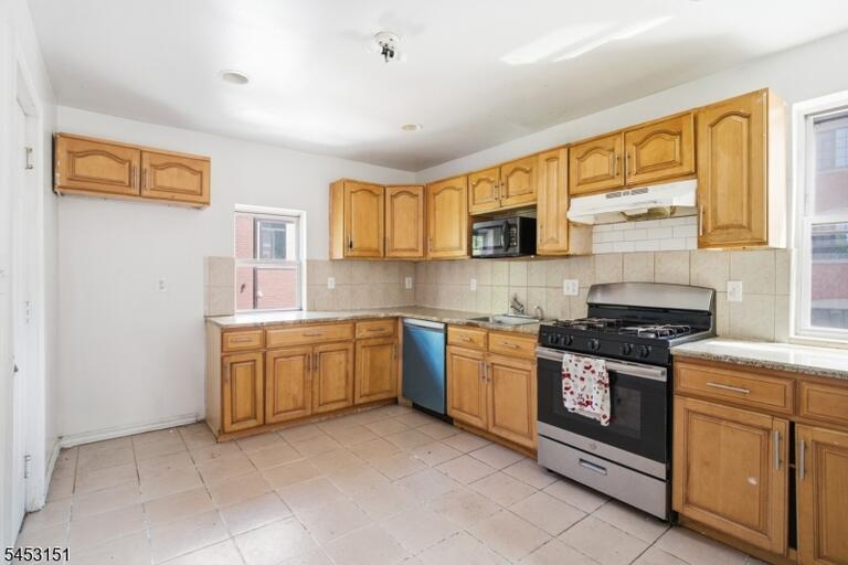 Property listing MLS 4046339 photo 14