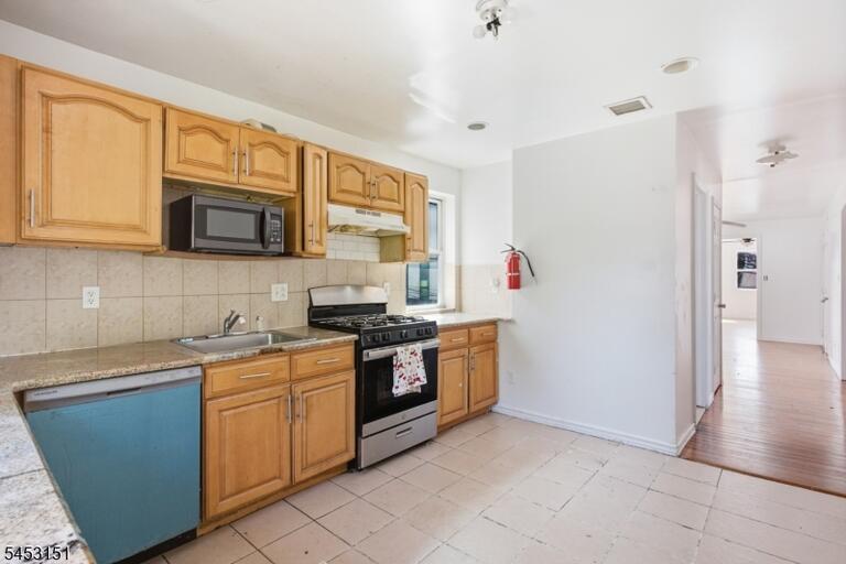 Property listing MLS 4046339 photo 15