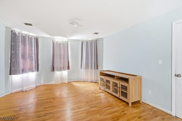 Property listing MLS 4046339 photo 17