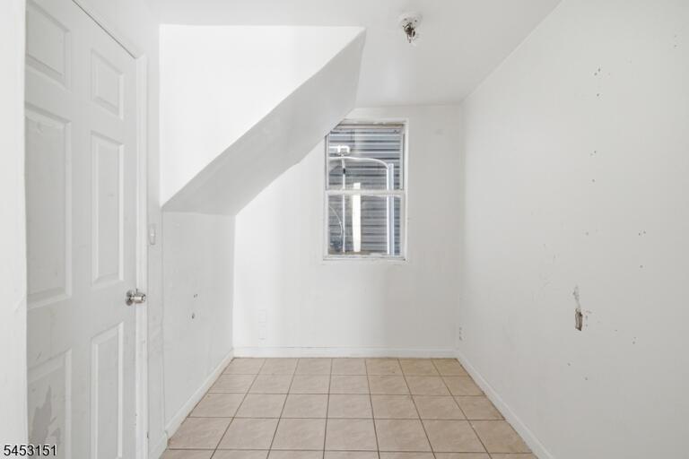 Property listing MLS 4046339 photo 19