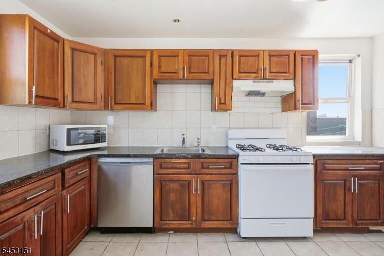 Property listing MLS 4046339 photo 40