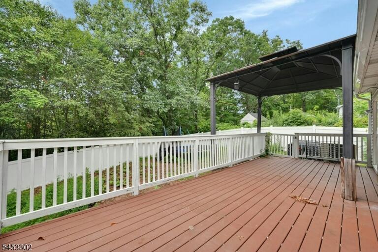 Property listing MLS 4046397 photo 26