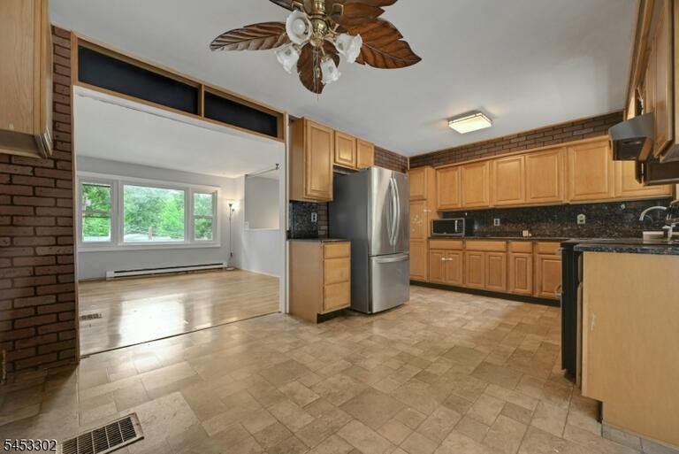 Property listing MLS 4046397 photo 6