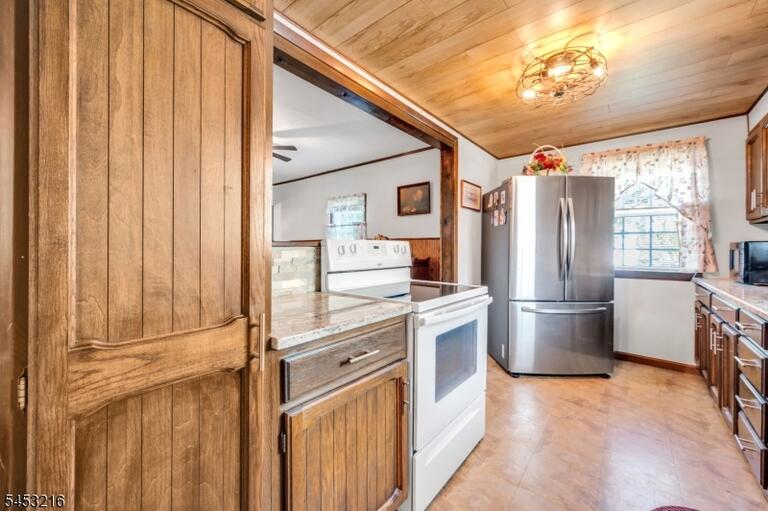 Property listing MLS 4046518 photo 9