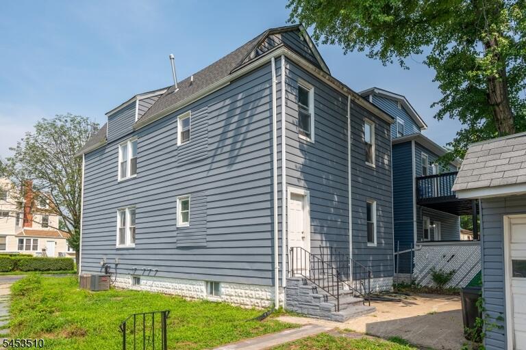 Property listing MLS 4046560 photo 3