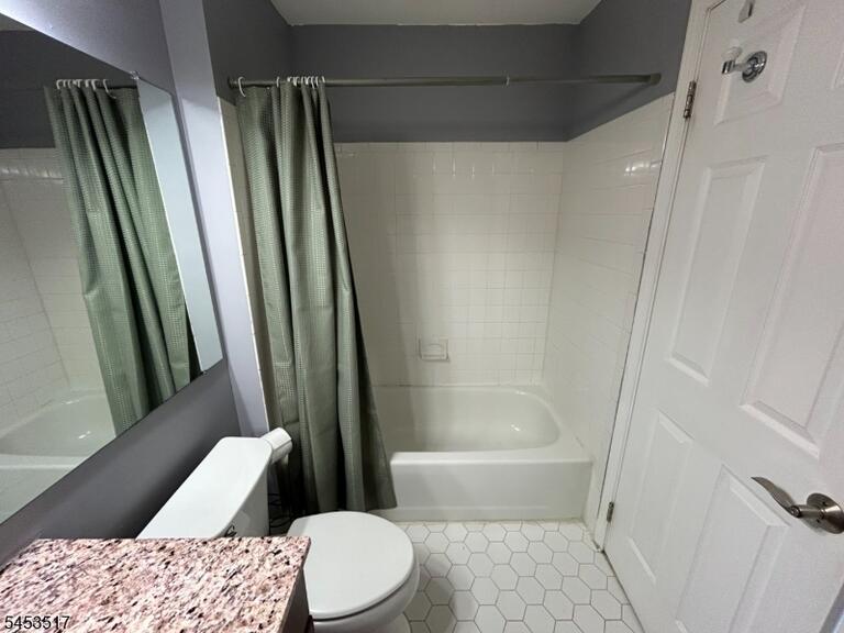 Property listing MLS 4046576 photo 17