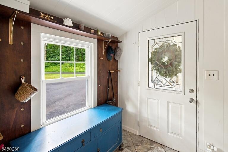 Property listing MLS 4046615 photo 4