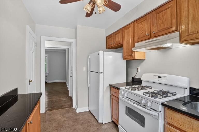 Property listing MLS 4046620 photo 3
