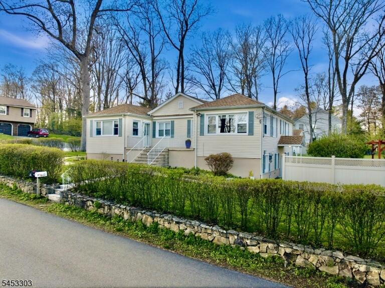 Property listing MLS 4046634 photo 4