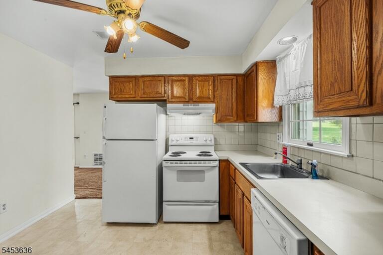 Property listing MLS 4046693 photo 9