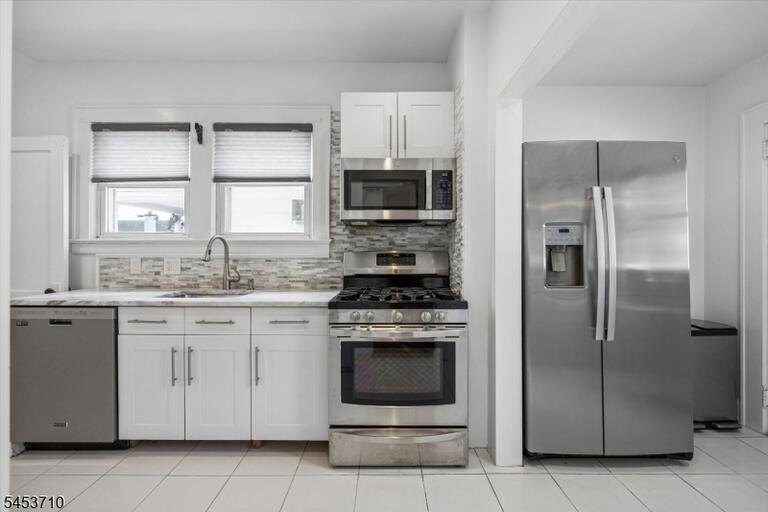 Property listing MLS 4046761 photo 10