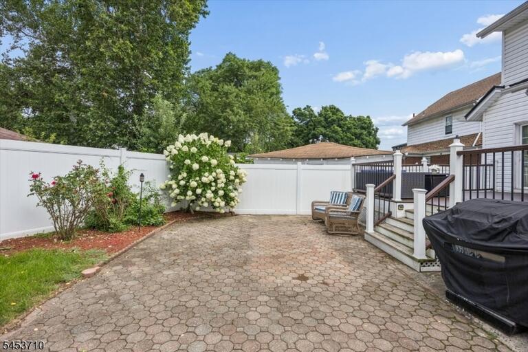 Property listing MLS 4046761 photo 32