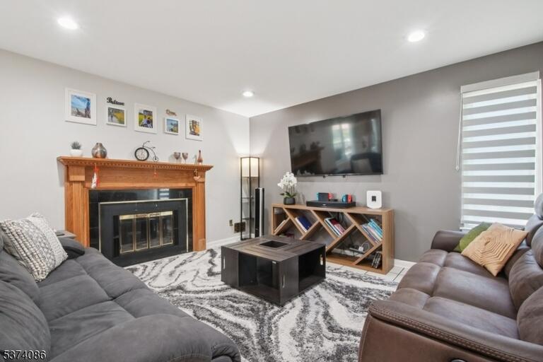 Property listing MLS 4046776 photo 12
