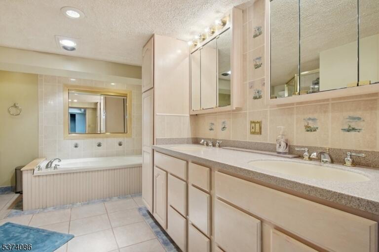 Property listing MLS 4046776 photo 31