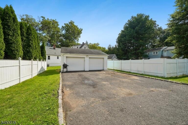 Property listing MLS 4046835 photo 32