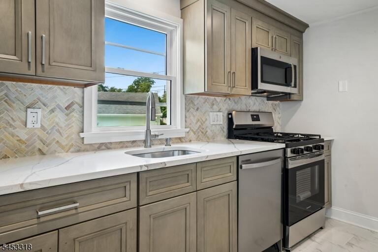 Property listing MLS 4046835 photo 6