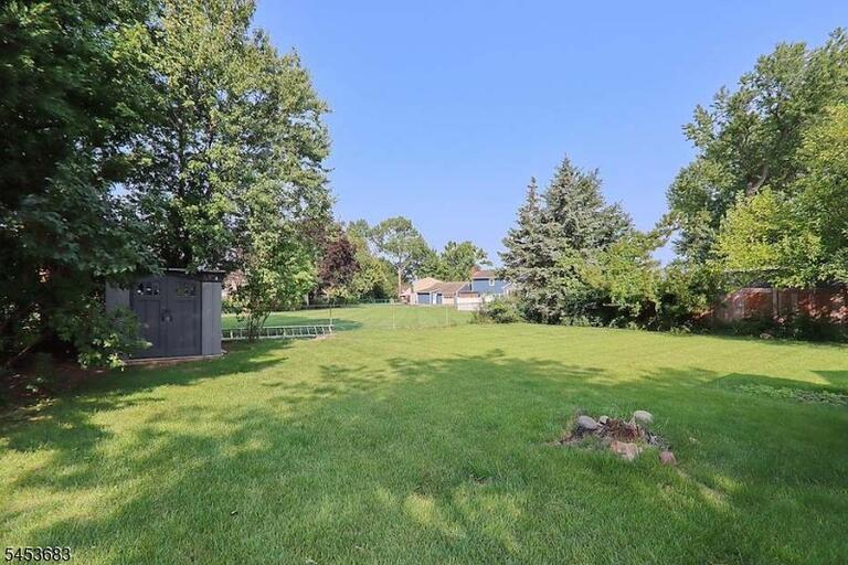 Property listing MLS 4046857 photo 22