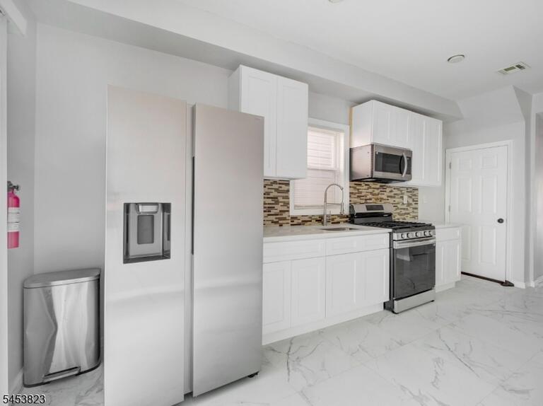 Property listing MLS 4046861 photo 6