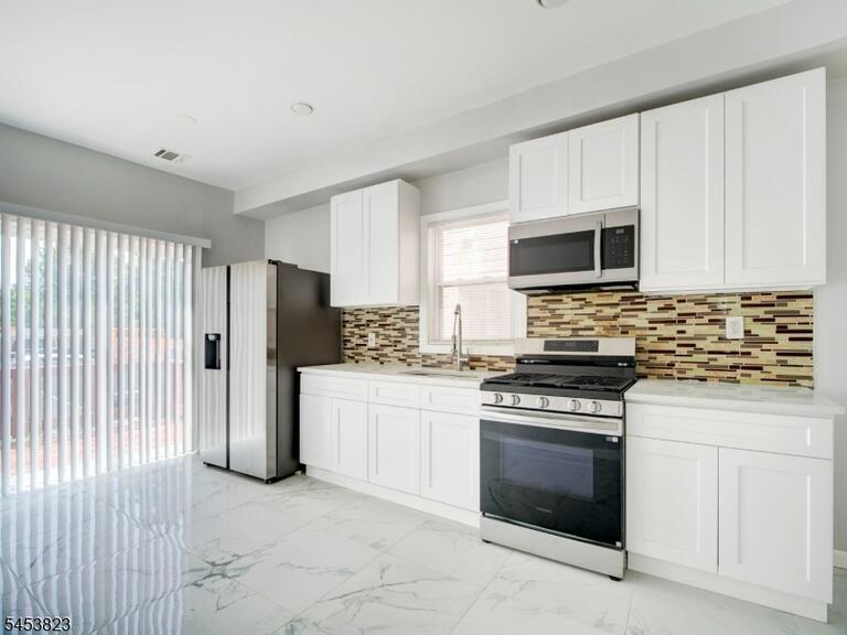 Property listing MLS 4046861 photo 7