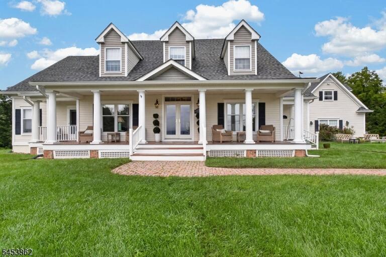 Property listing MLS 4046883 photo 2