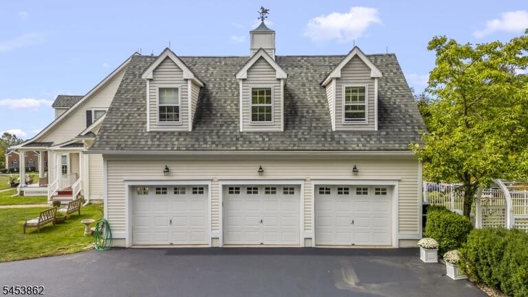 Property listing MLS 4046883 photo 4