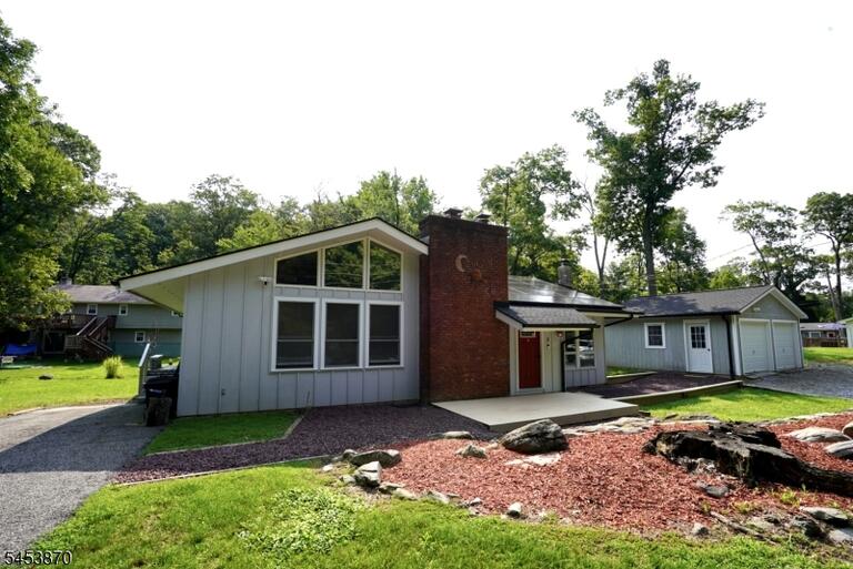 Property listing MLS 4046911 photo 1