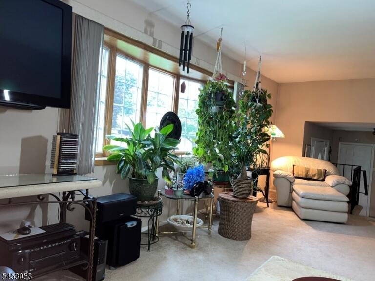 Property listing MLS 4046936 photo 2